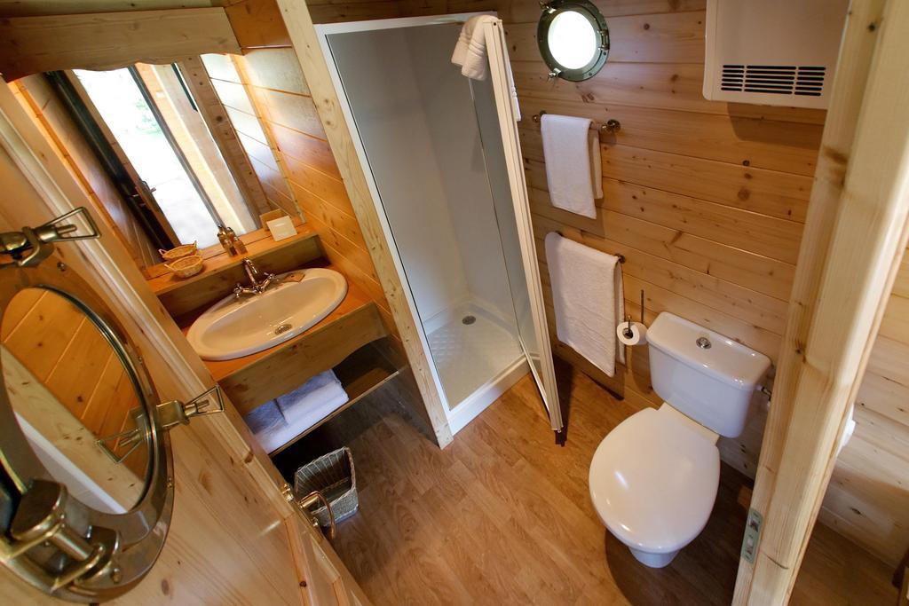 Le Domaine Des Tuileries Guest House Salins Room photo